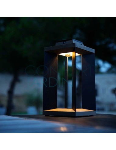 Lanterne solaire et rechargeable TeckAlu noire - moyen modèle - LES JARDINS