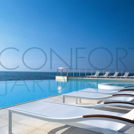 Bain de soleil Première - accoudoirs en teck - EGO - Confort Jardin - Issambres