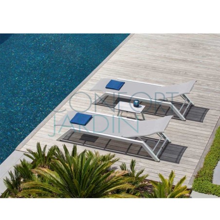 Bain de soleil empilable AMAKA - blanc / gris clair - LES JARDINS