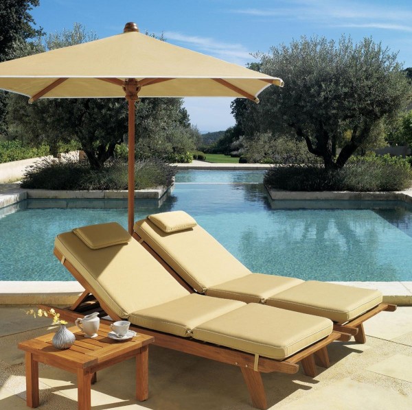 confort jardin var les issambres mobilier exterieur bain de soleil riviera teck parasol acajou bois 200x200 table basse esterel